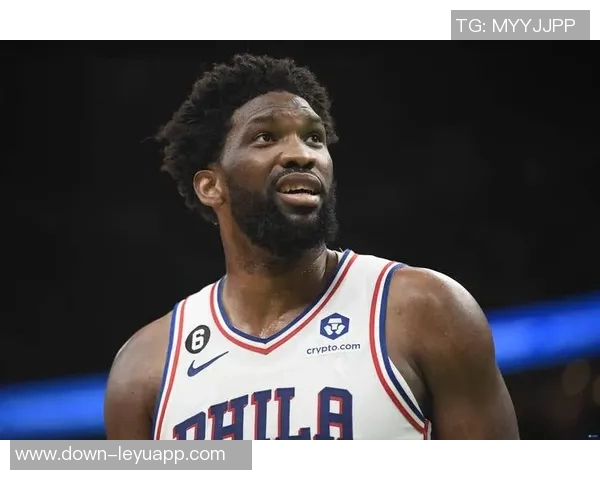 恩比德复出表现抢眼10投5中斩获14分7篮板8助攻3抢断